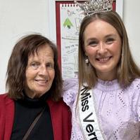 Miss Vermont prepares to pass the crown
